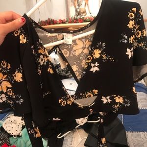 H&M Floral Crop Top w/ Cute Back